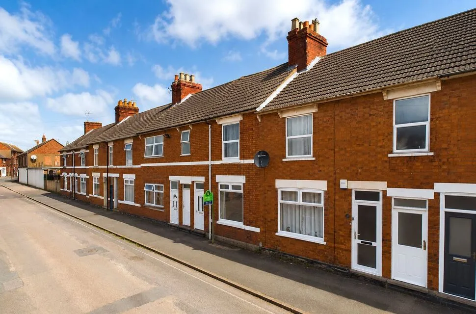 2 bed house to rent — Barnwell Street, Kettering, Northamptonshire, NN16
