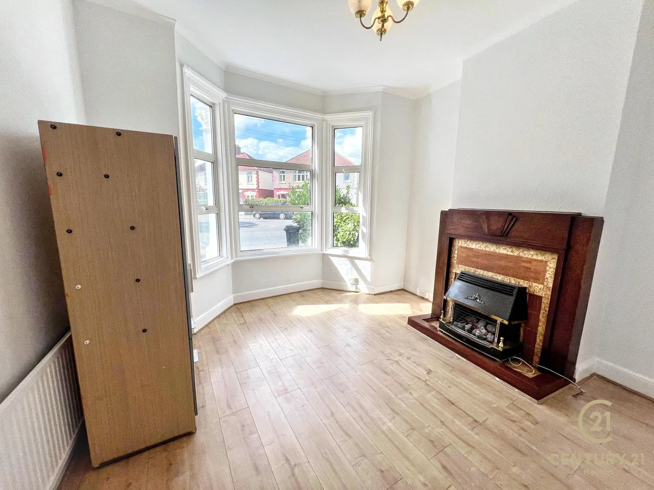 Maswell Park Crescent, Hounslow, TW3, photo 2