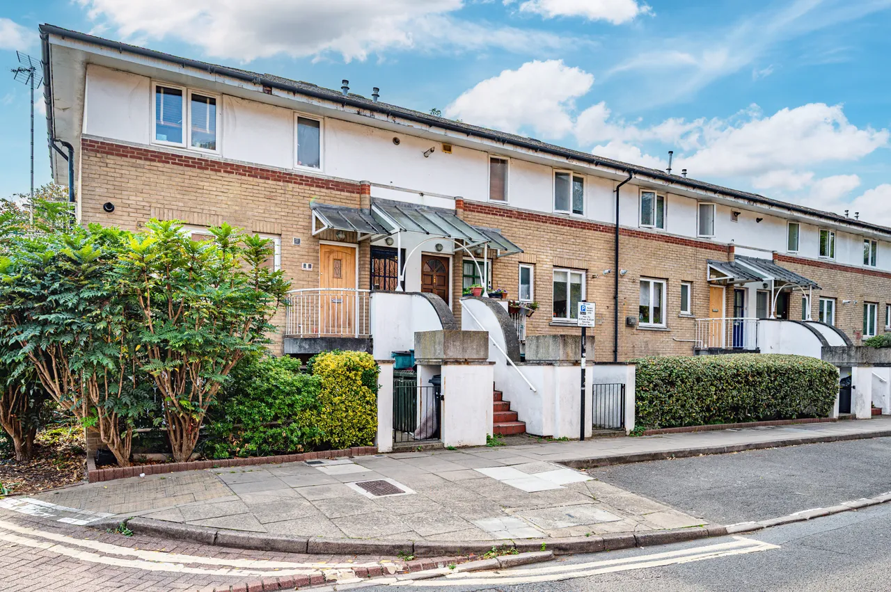 1 bed flat for sale, London, NW1