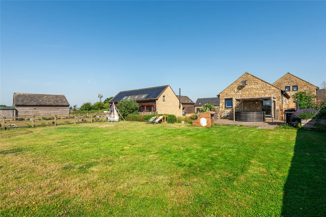 High Barn, Hungate End Farm, MK19, photo 17