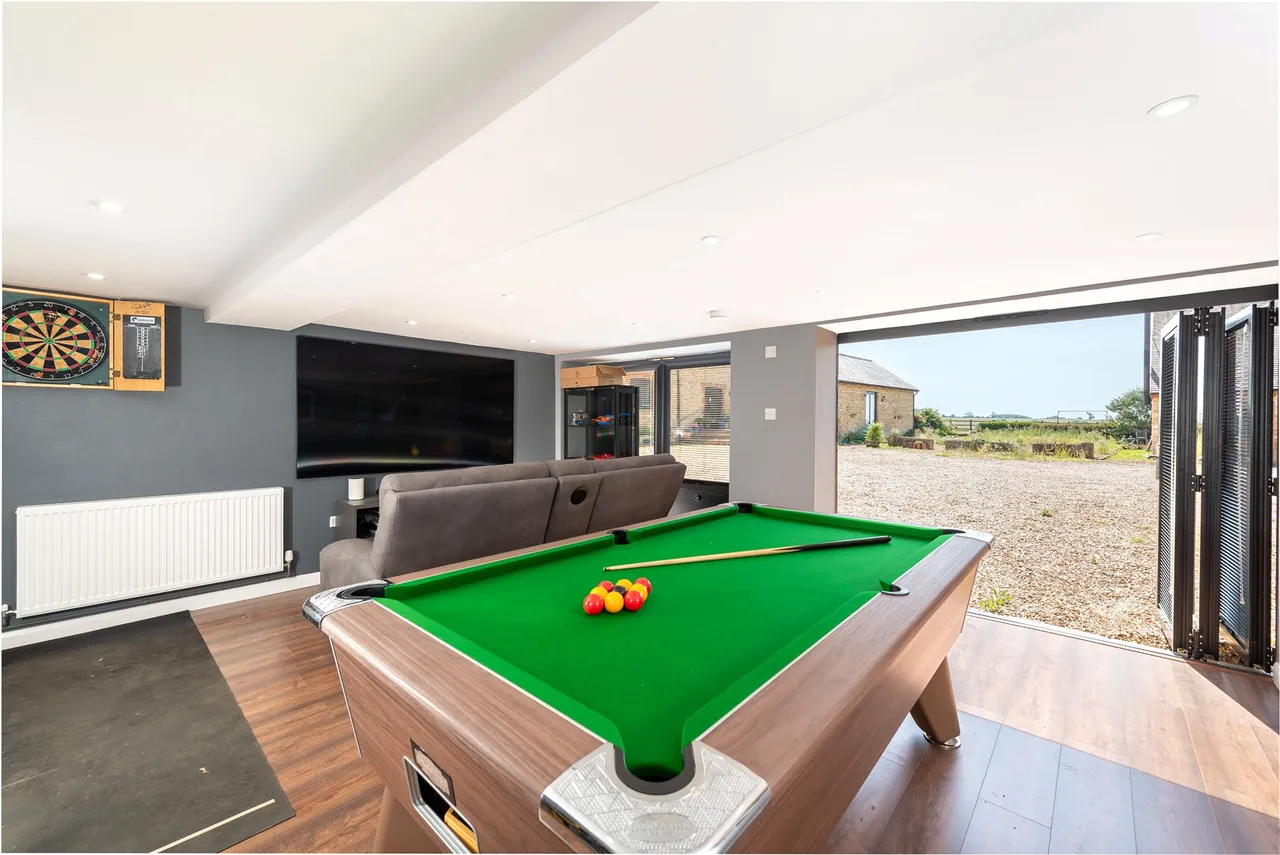 High Barn, Hungate End Farm, MK19, photo 10