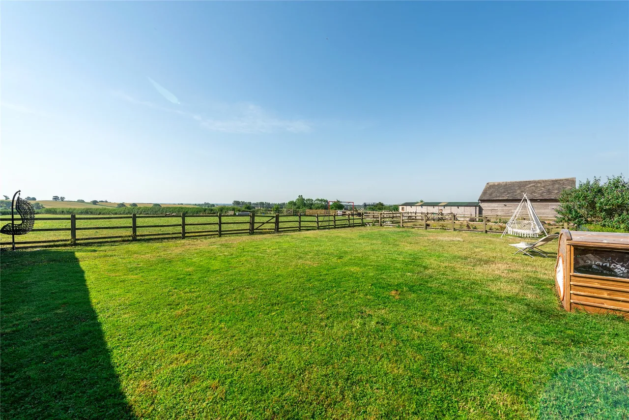 High Barn, Hungate End Farm, MK19, photo 15