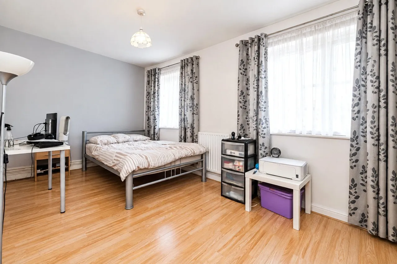 Ronnie Lane, Manor Park, E12, photo 6