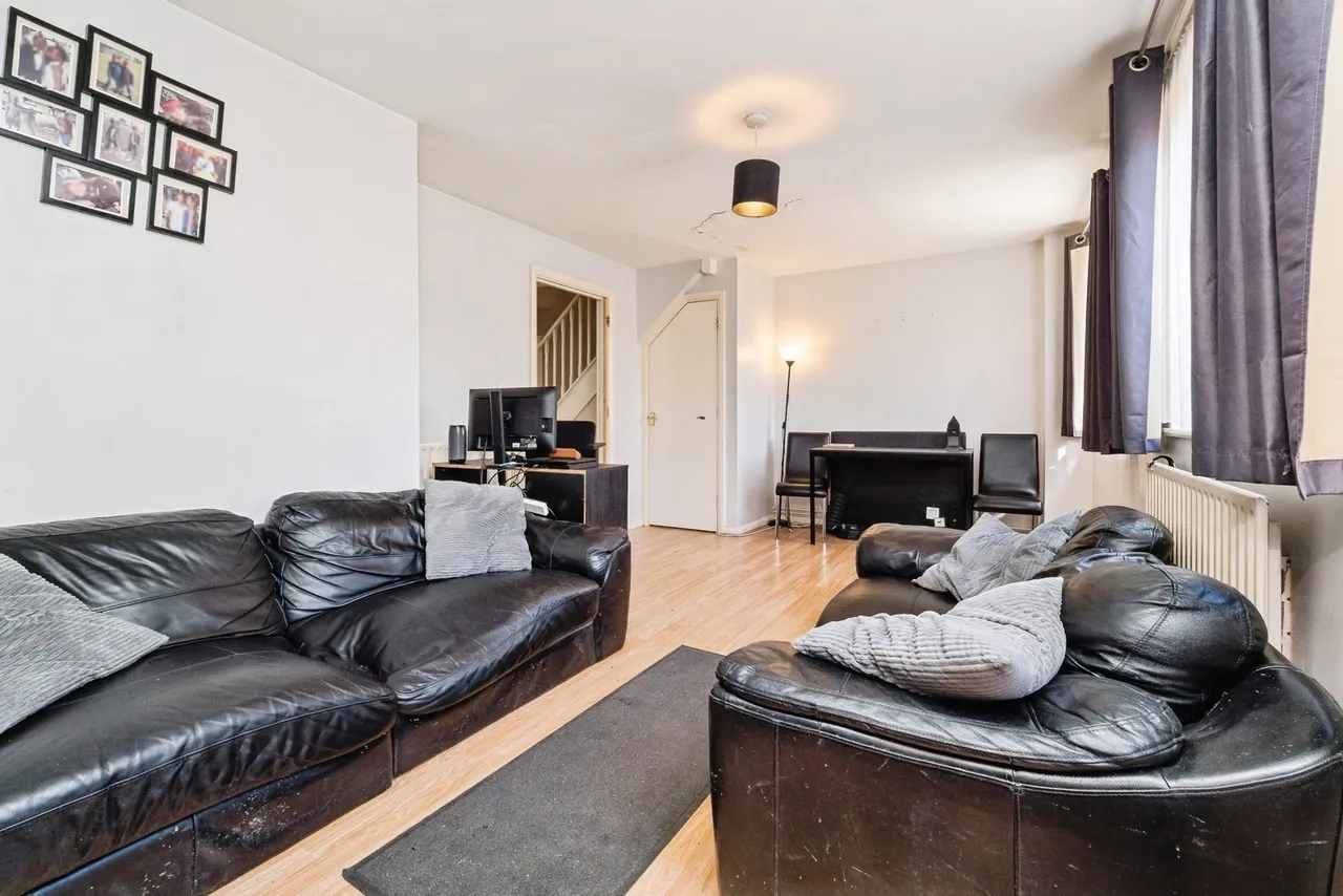 Ronnie Lane, Manor Park, E12, photo 2