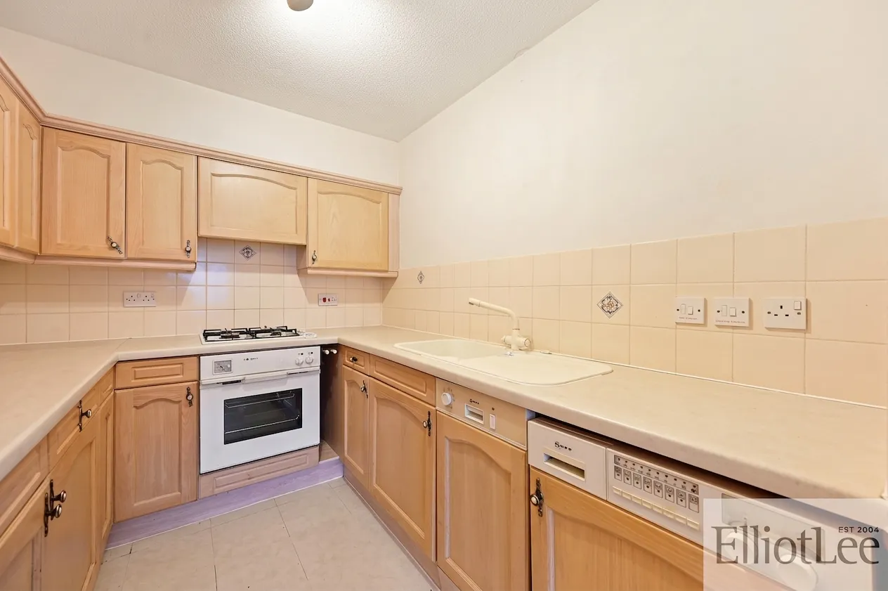 Uxbridge Road, Cherry Court, HA5, photo 4