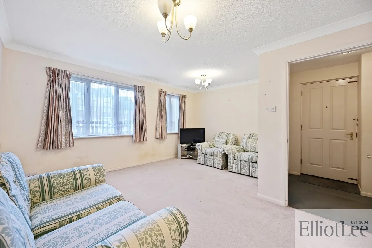 Uxbridge Road, Cherry Court, HA5, photo 2