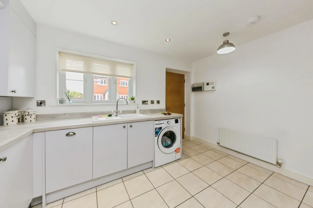 Damson Drive, Nantwich, CW5, photo 7