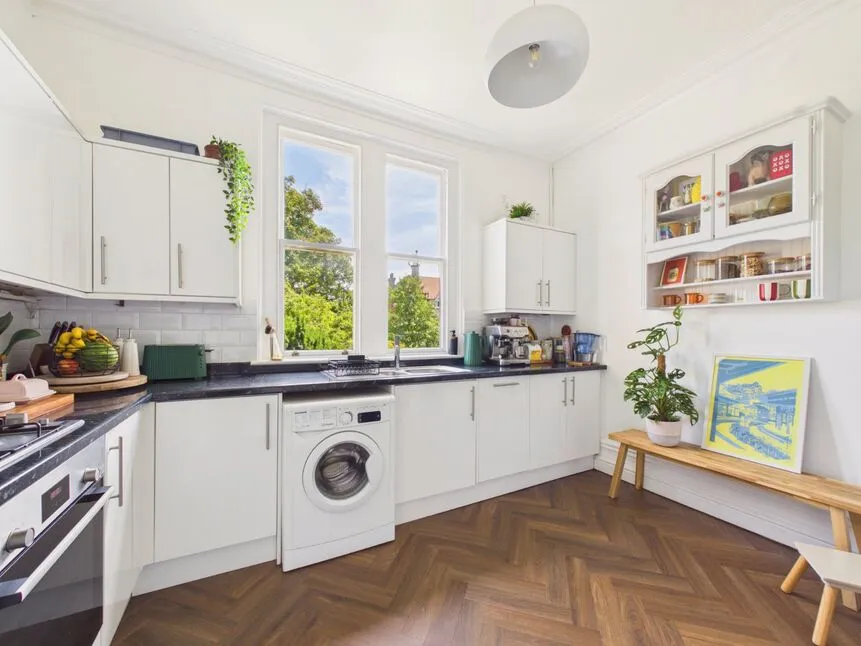 Earls Avenue, Folkestone, Kent, CT20, photo 3