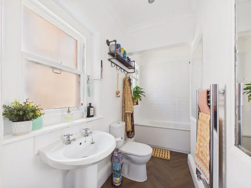 Earls Avenue, Folkestone, Kent, CT20, photo 9