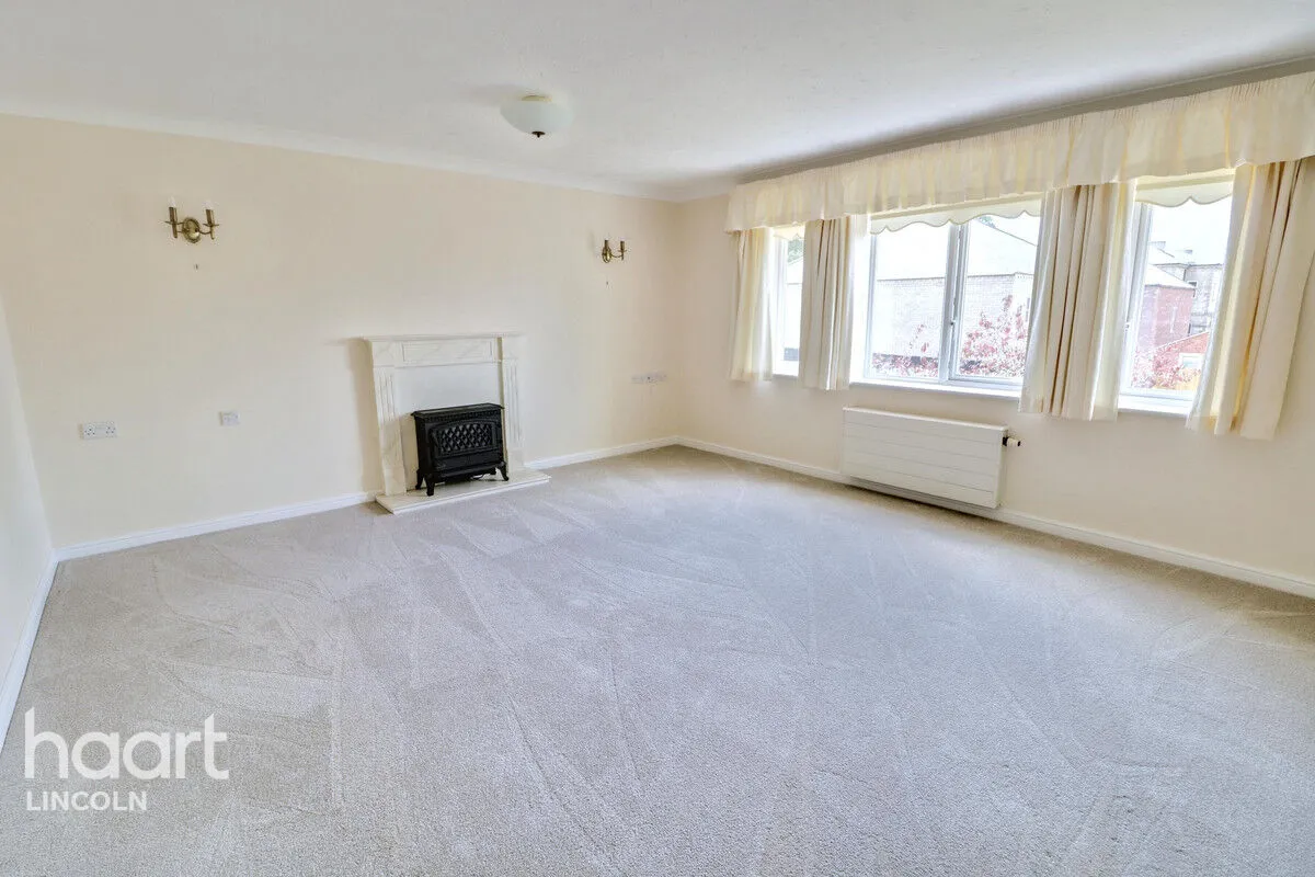 Minster Court, Bracebridge Heath, LN4, photo 4