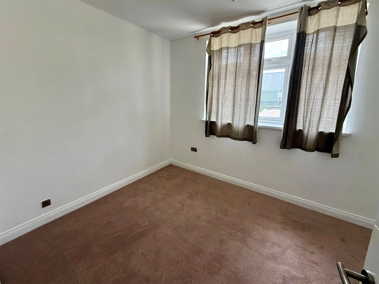 Windmill Place, Southall, UB2, photo 3