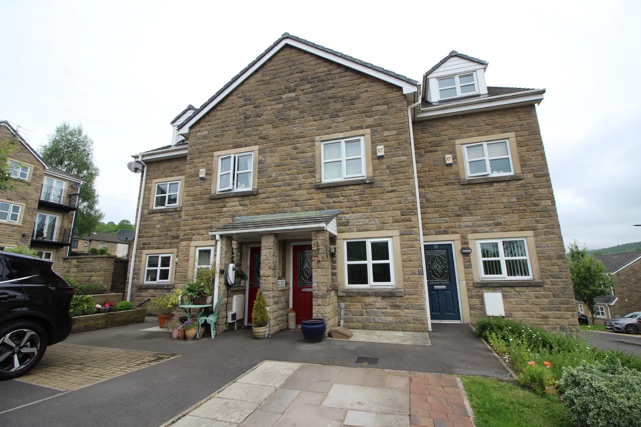2 bed flat for sale — PORTFOLIO, Mossley, OL5