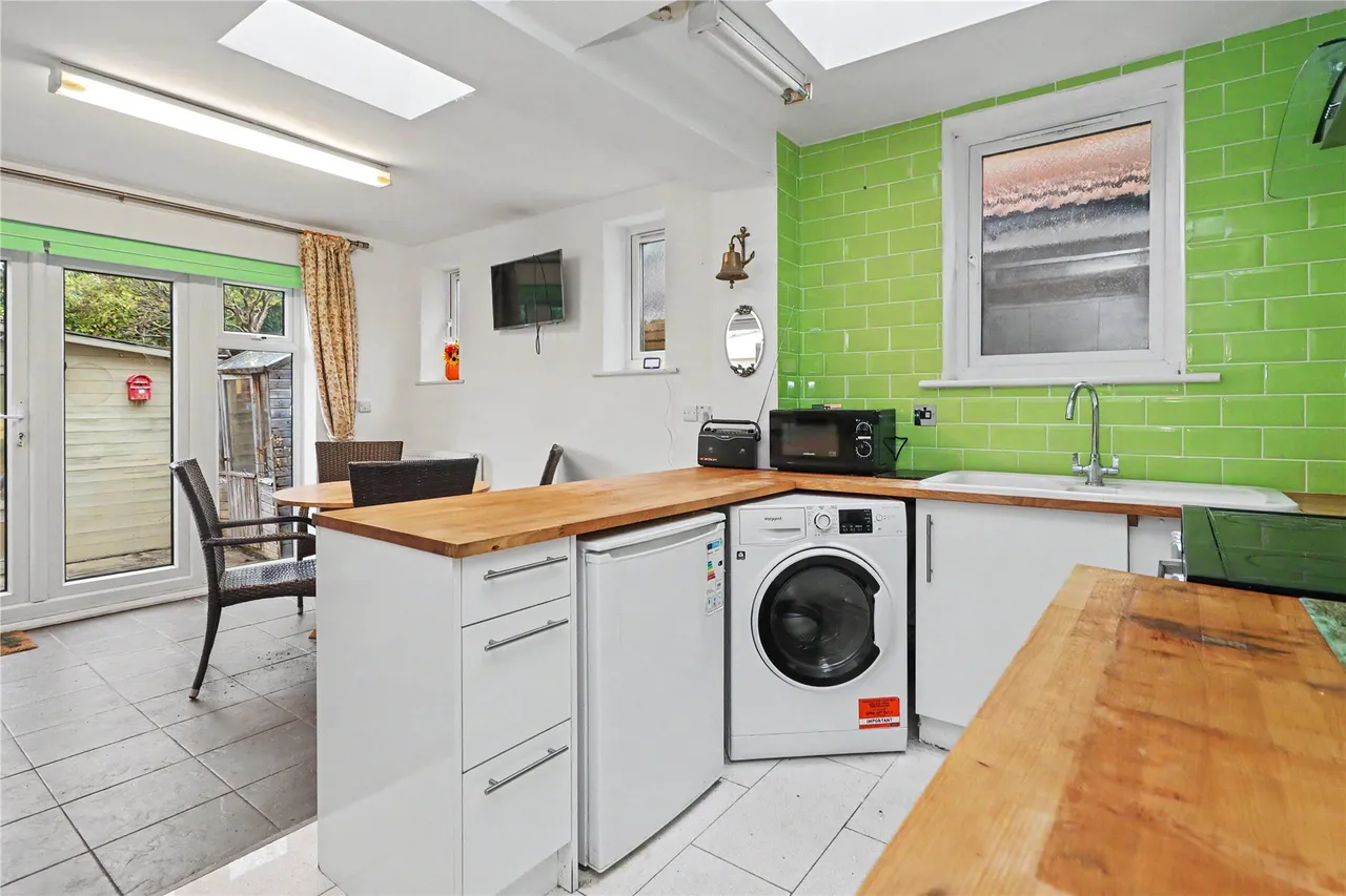 Rydens Way, Woking, GU22, photo 2