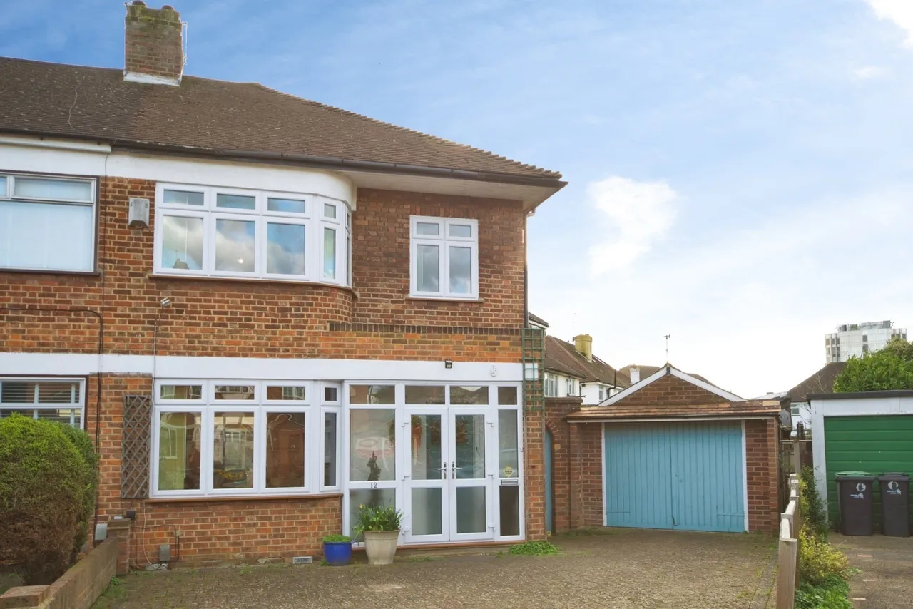 3 bed house for sale — The Vineries, Enfield, EN1