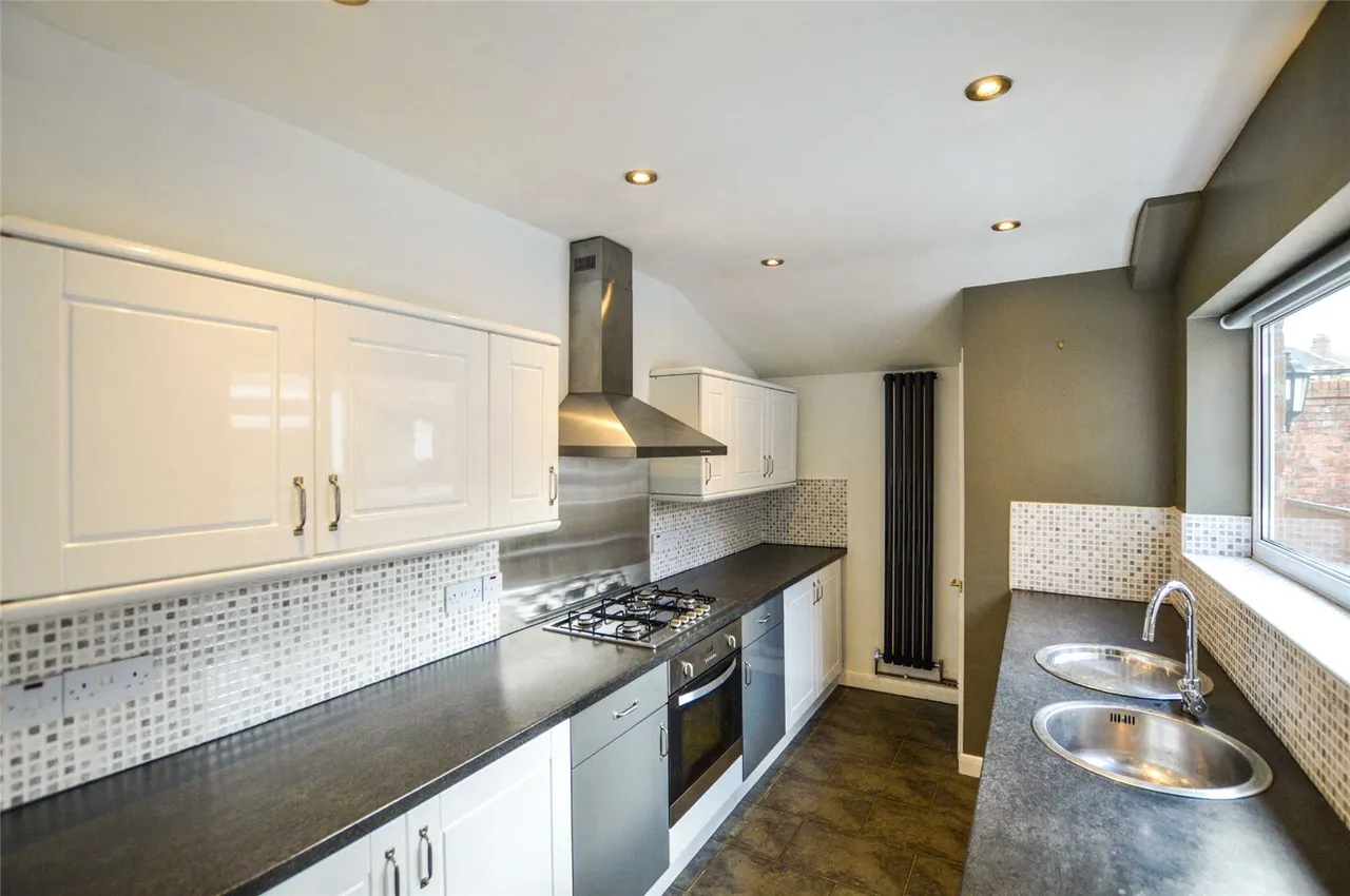 Brunswick Road, Altrincham, WA14, photo 4