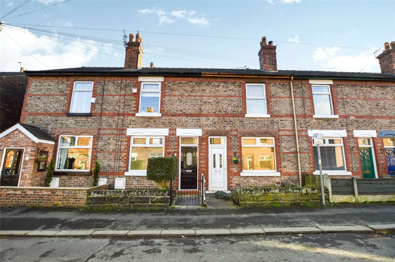 2 bed house to rent, Brunswick Road, Altrincham, WA14