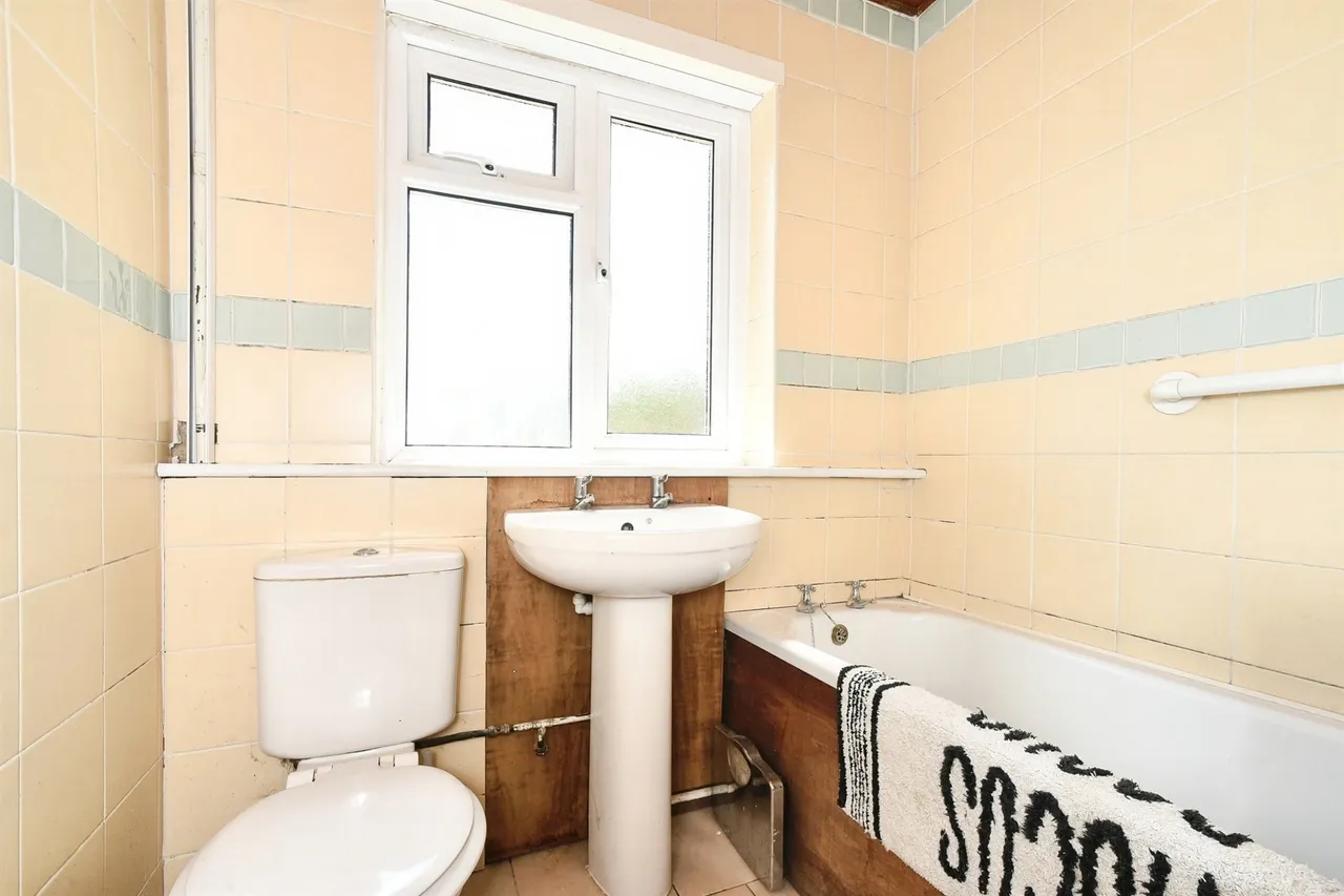 Horsebrook Park, Calne, SN11, photo 7