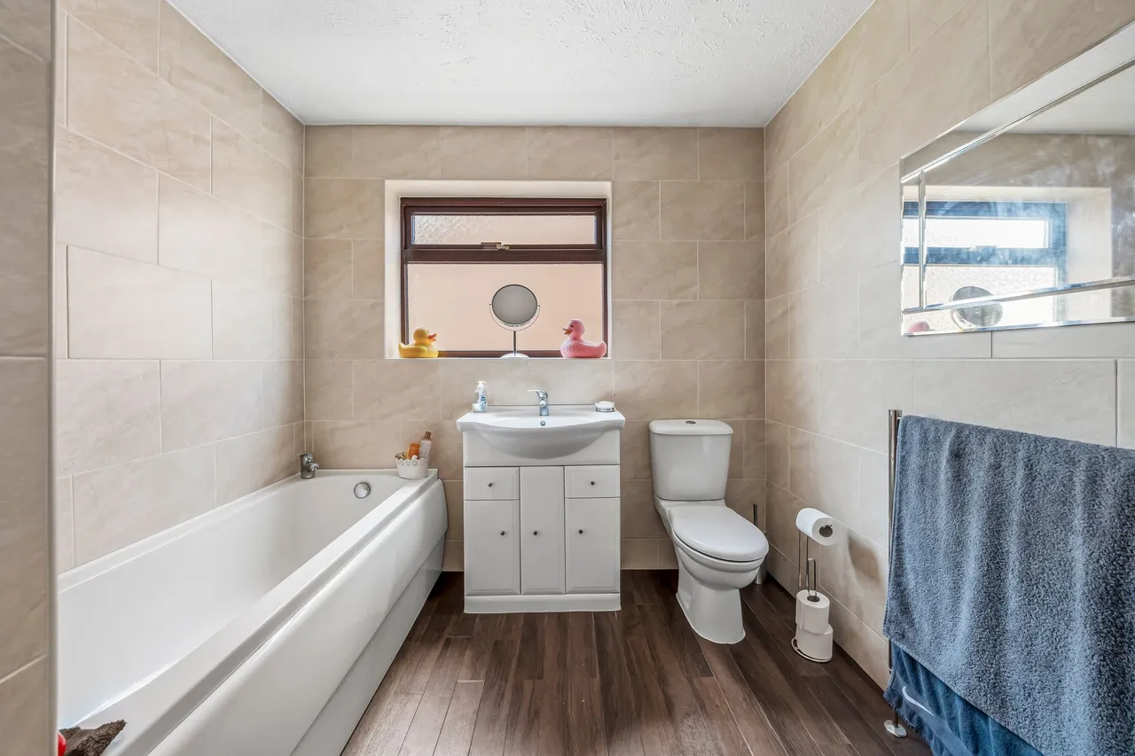 Magdalen Drive, Ashton-In-Makerfield, WN4, photo 13