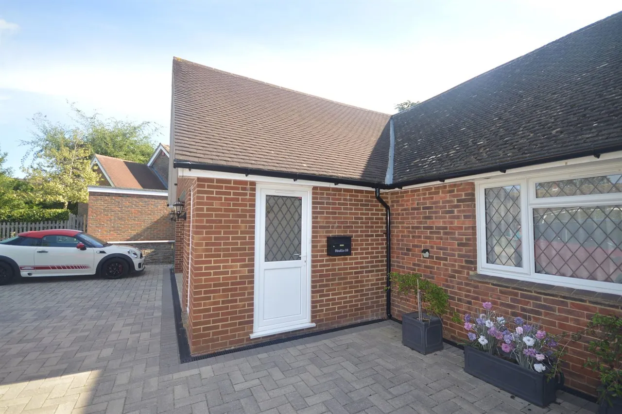 Thornden, Cowfold, RH13, photo 22