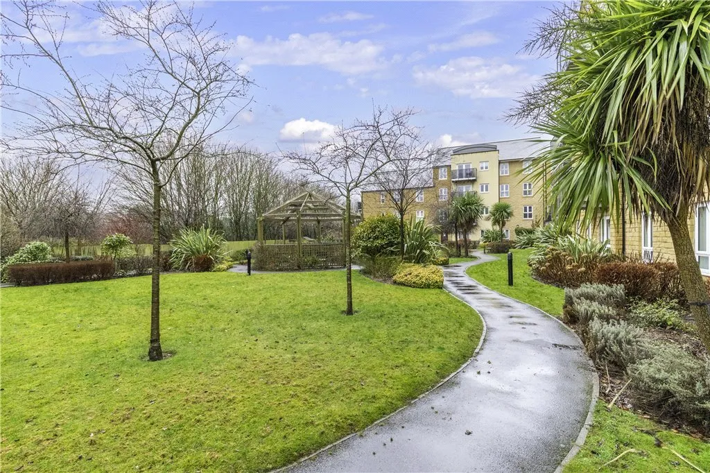 Squirrel Way, Leeds, LS17, photo 9