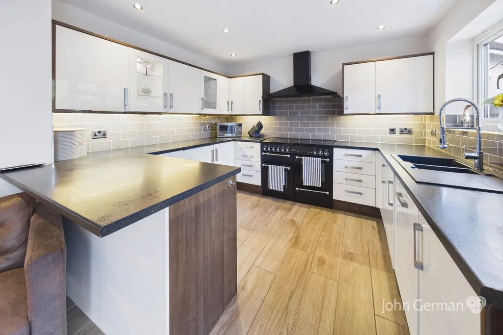 Highwood Road, Uttoxeter, photo 7