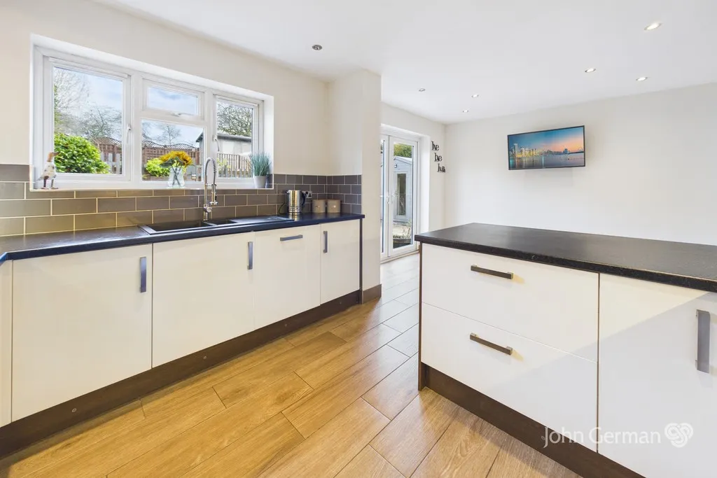 Highwood Road, Uttoxeter, photo 9
