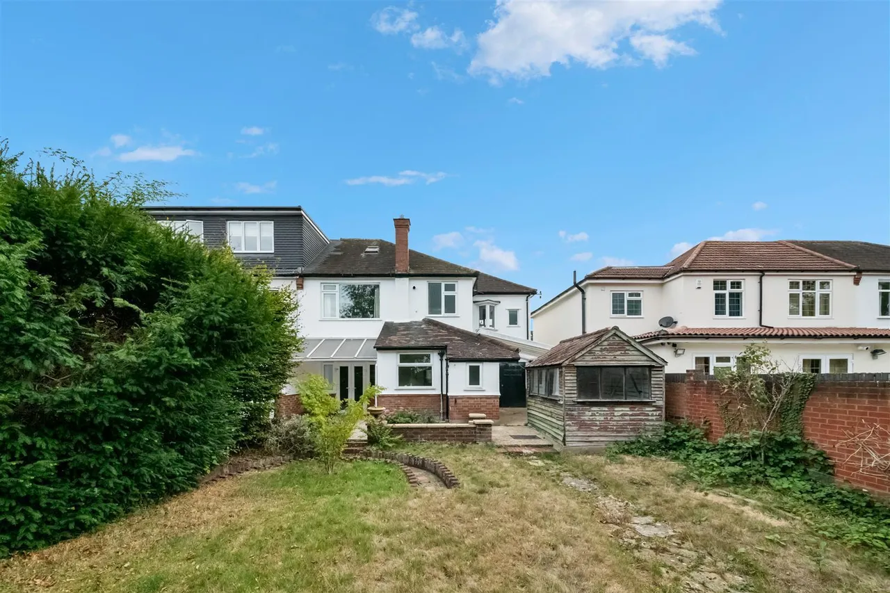 Cranborne Avenue, Norwood Green, photo 13