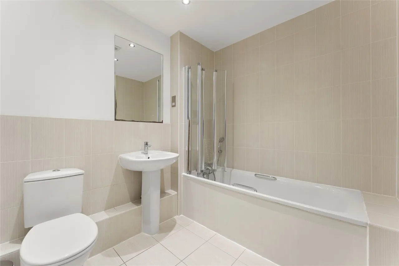 St. Mary's Road, Surbiton, KT6, photo 8