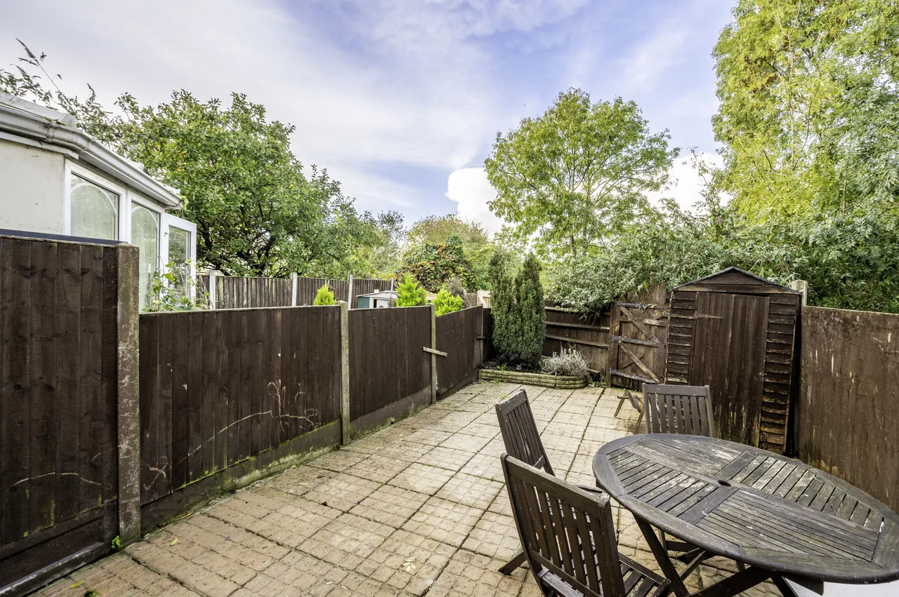 61 Jade Close, London, photo 3