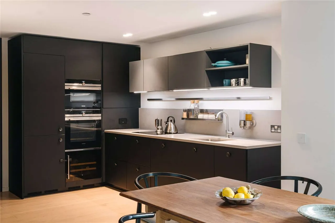Little Britain, London, EC1A 7BR, photo 4