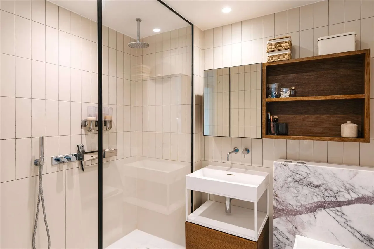 Little Britain, London, EC1A 7BR, photo 6