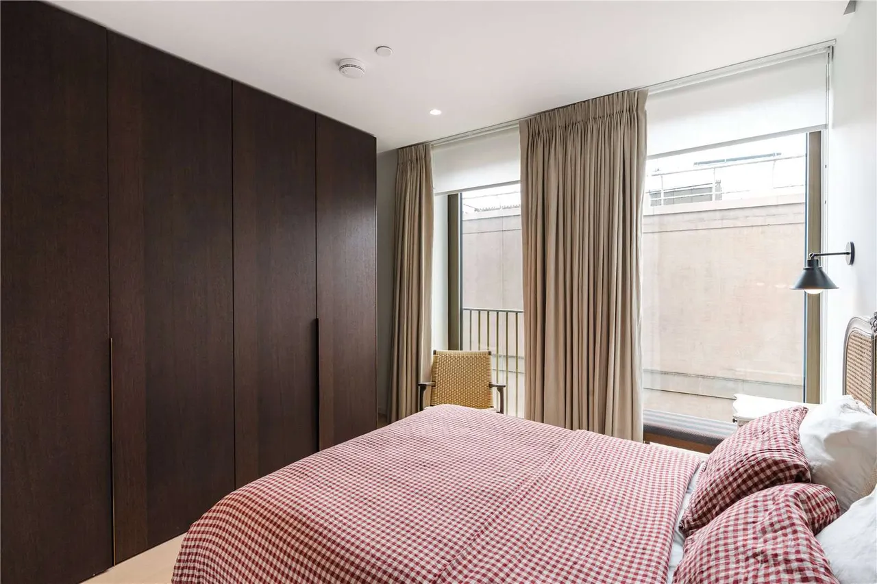 Little Britain, London, EC1A 7BR, photo 5