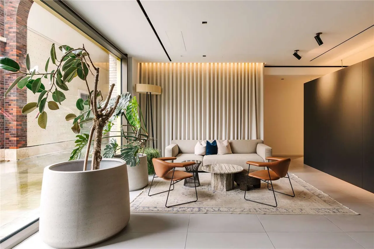 Little Britain, London, EC1A 7BR, photo 10
