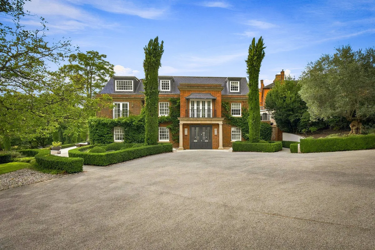 5 bed house for sale, Farley Court Church Road, Farley Hill Reading, RG7