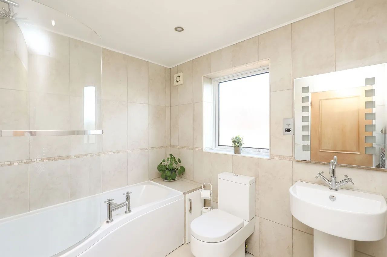 Wyvern Gardens, Sheffield, S17, photo 26