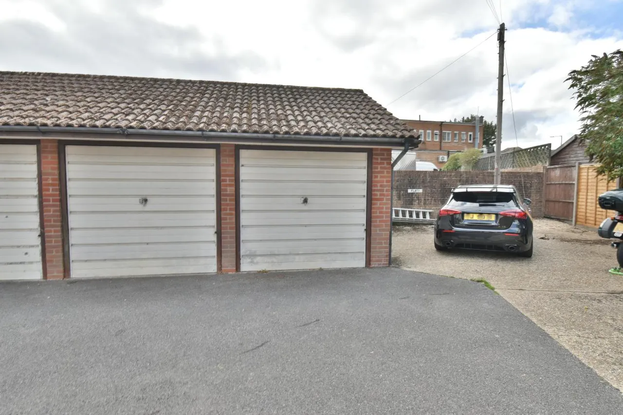 Ryan Gardens, BH11, photo 19