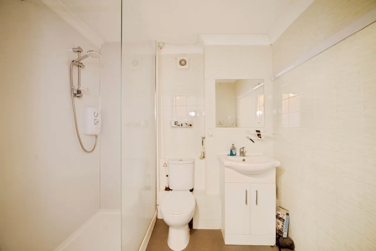 Friern Park, London, N12, photo 10