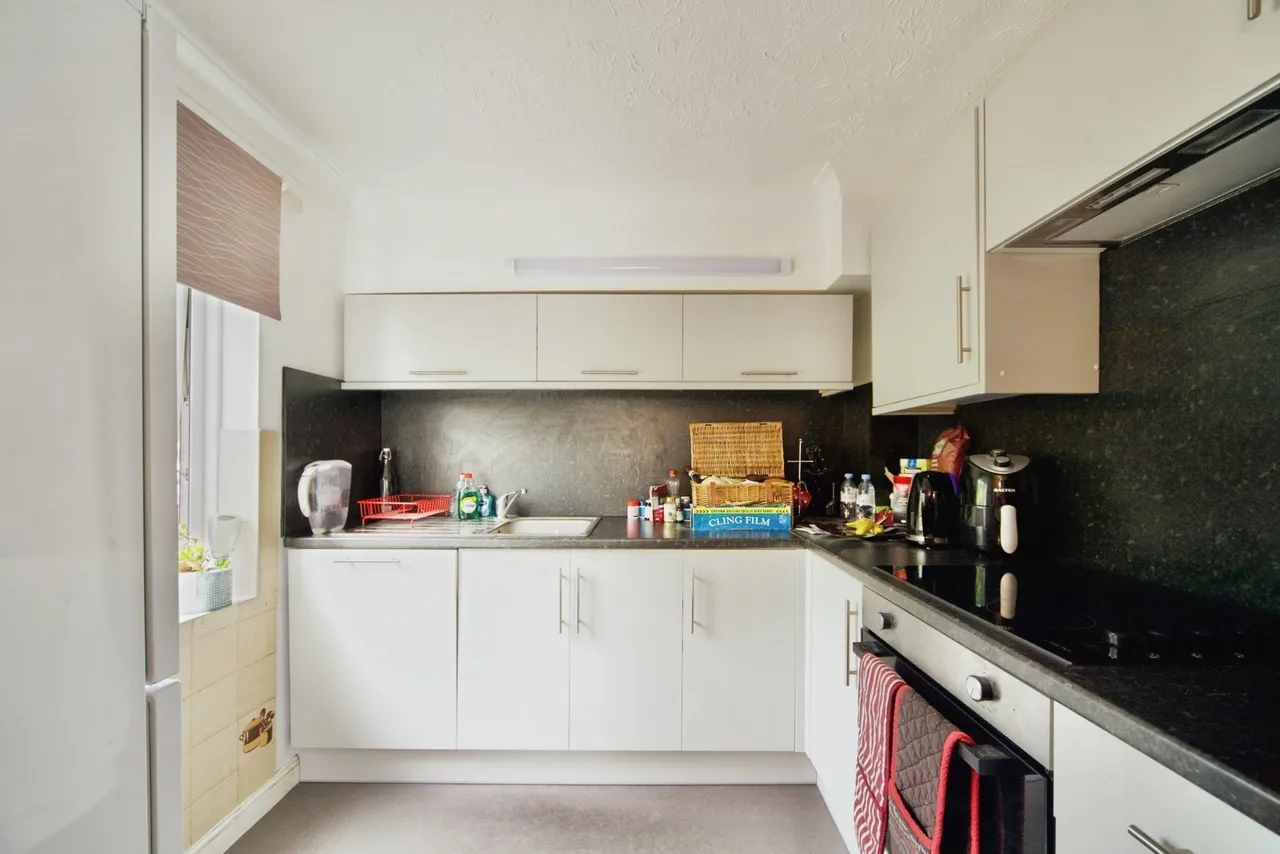 Friern Park, London, N12, photo 5
