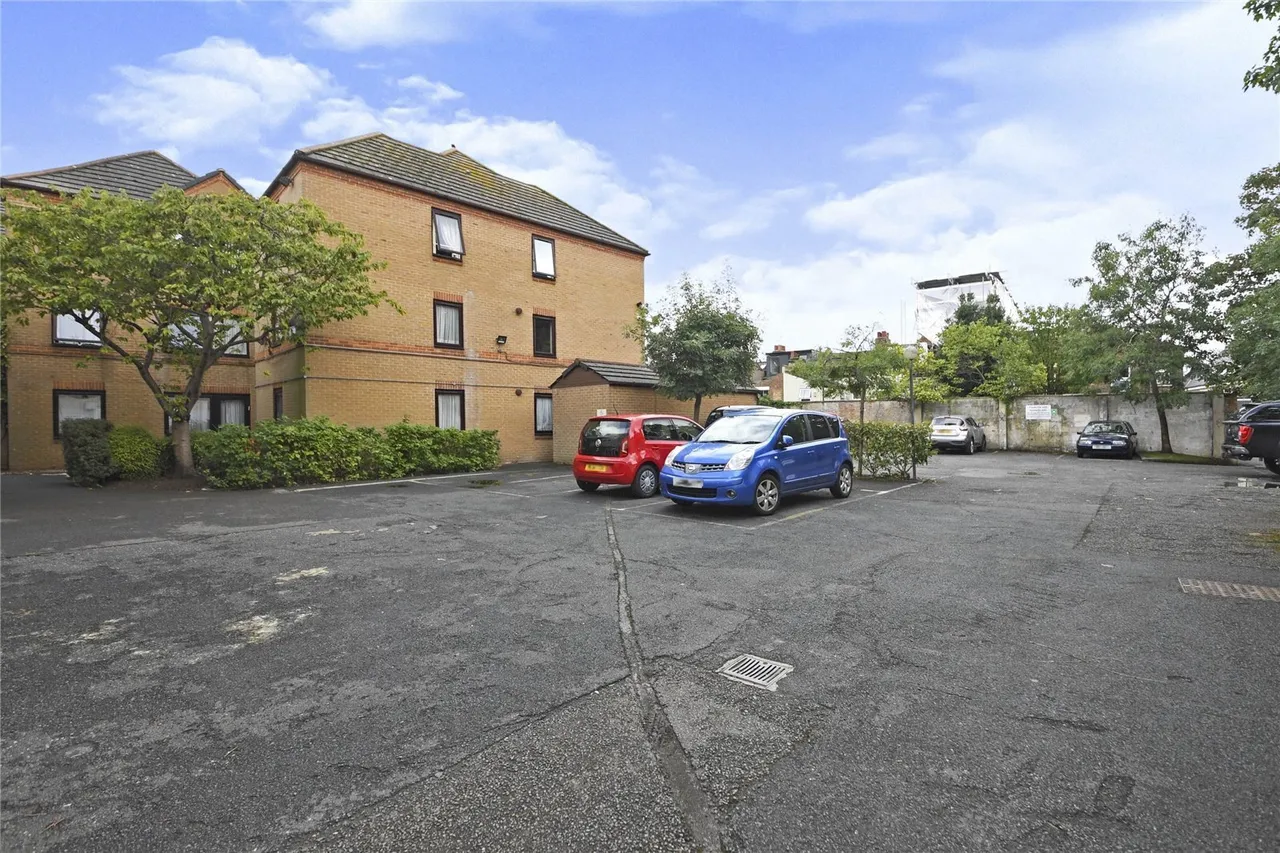 Friern Park, London, N12, photo 16