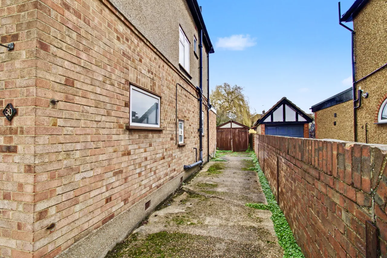 The Drive, Harold Wood, RM3, photo 22