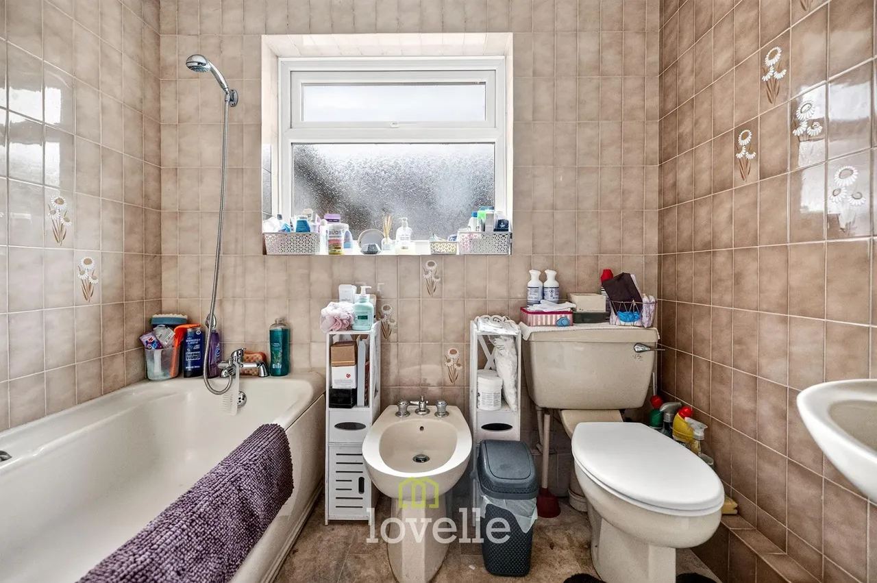 Carmen Crescent, Holton-Le-Clay, DN36, photo 16