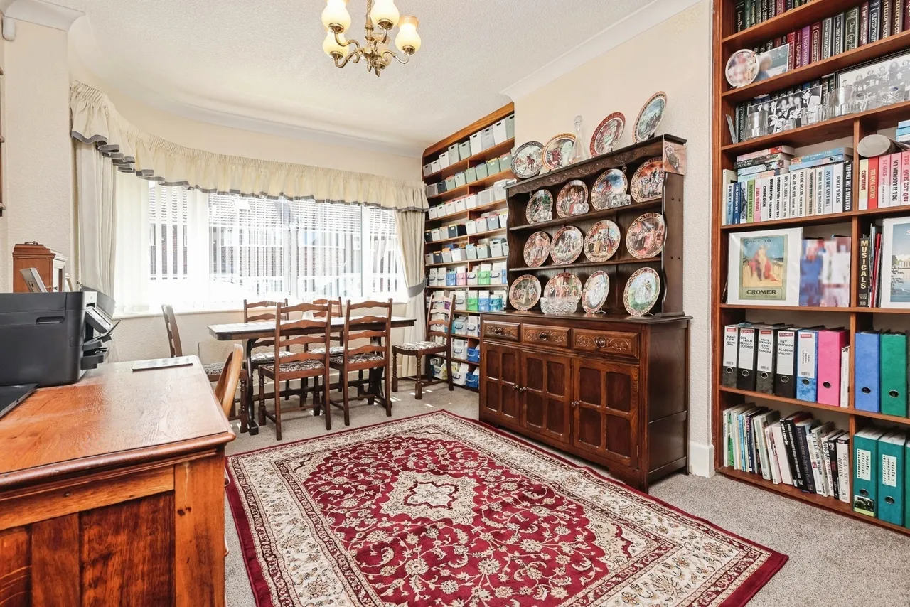 Warley Croft, Oldbury, B68, photo 4