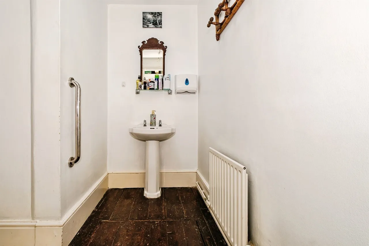 Bath Road, Worthing, BN11, photo 12