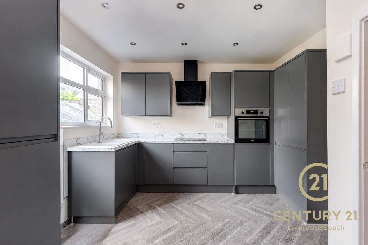 Arncliffe Road, L25, photo 5
