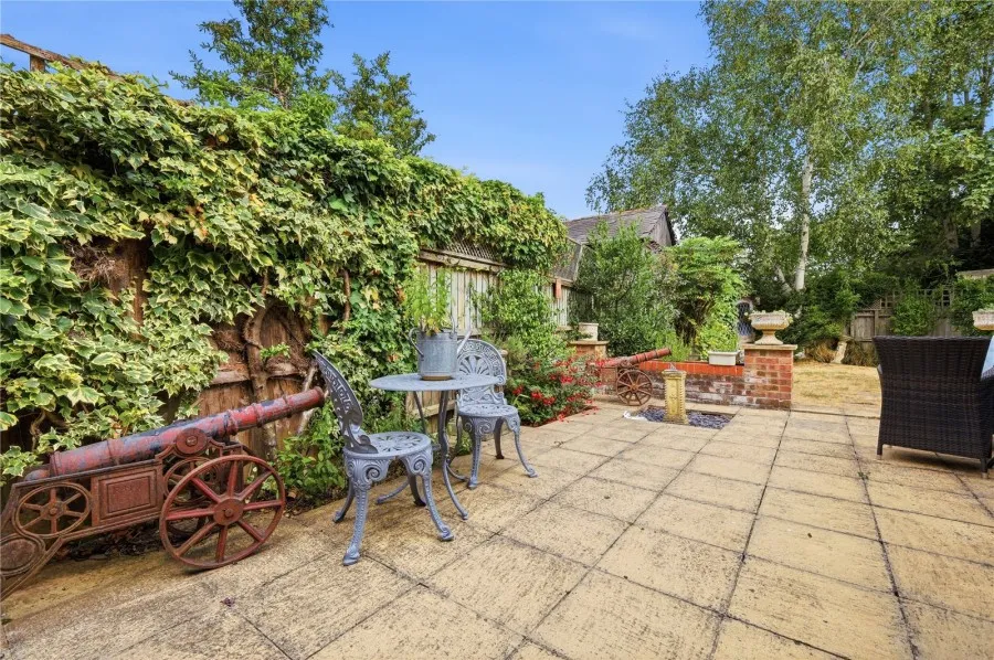 House Under Offer with 3 bedrooms in Saffron Walden, CB11, photo 12