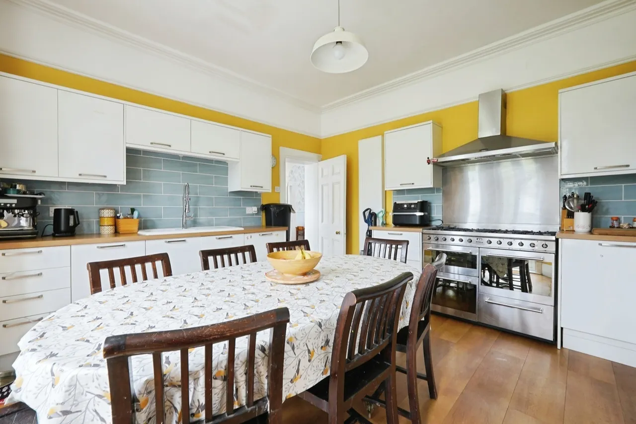 Effingham Crescent, Dover, Kent, CT17, photo 7