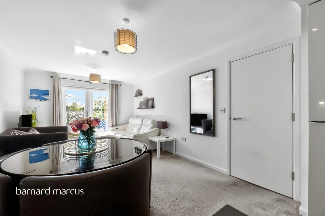 Kingston Road, Epsom, photo 2
