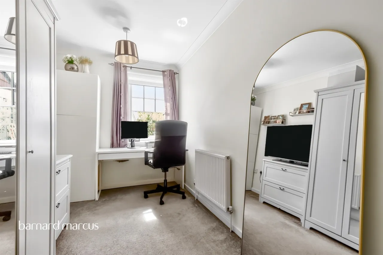 Kingston Road, Epsom, photo 7