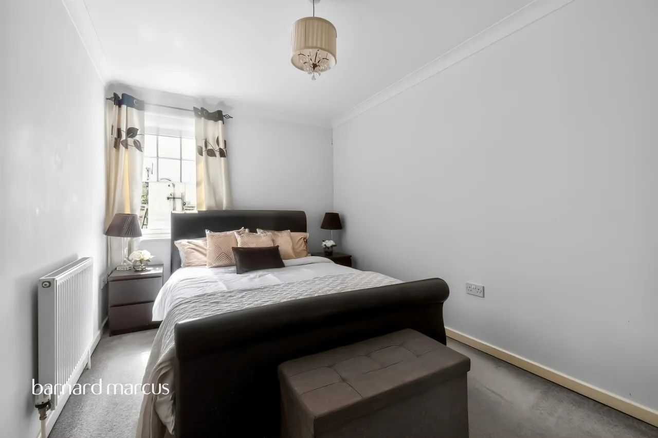 Kingston Road, Epsom, photo 8