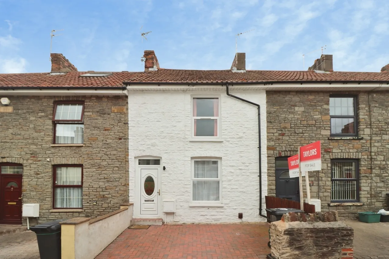 2 bed house for sale — Charlton Road, Kingswood, Bristol, BS15